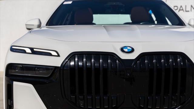 2023 BMW 7 Series 740i