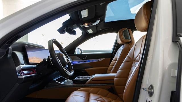 2023 BMW 7 Series 740i