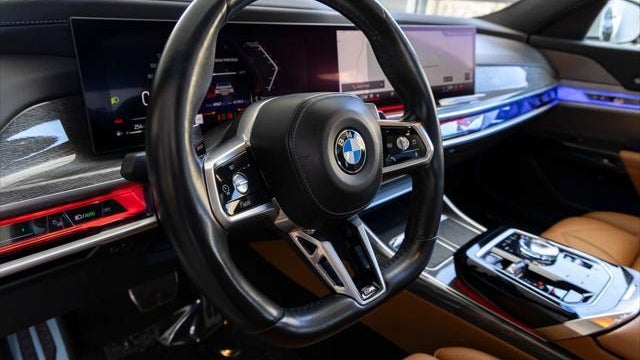2023 BMW 7 Series 740i