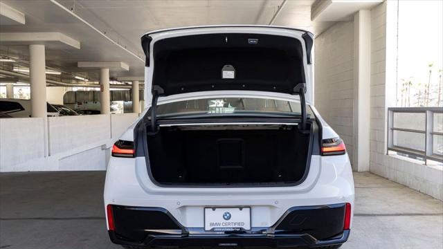 2023 BMW 7 Series 740i