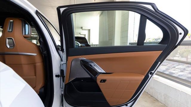 2023 BMW 7 Series 740i