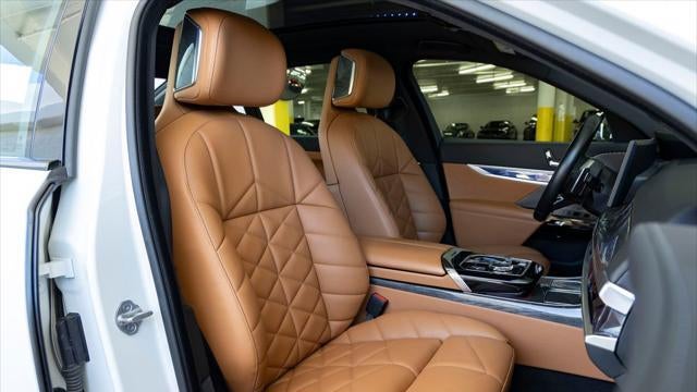 2023 BMW 7 Series 740i