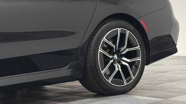 2025 BMW 7 Series 740i