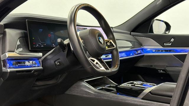 2025 BMW 7 Series 740i