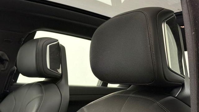 2025 BMW 7 Series 740i