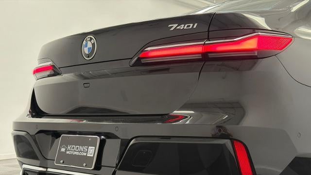 2025 BMW 7 Series 740i