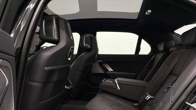 2025 BMW 7 Series 740i