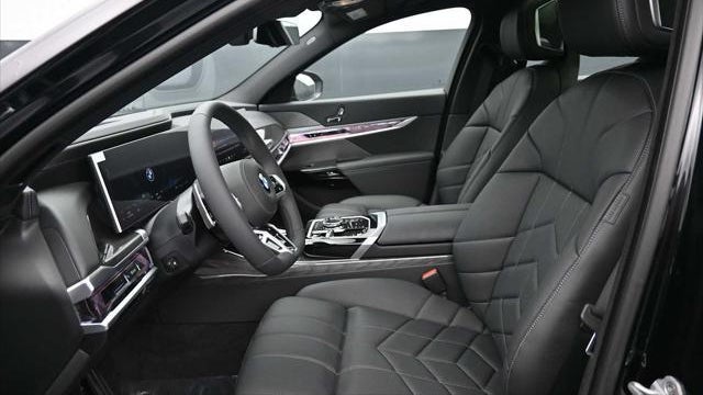 2026 BMW 7 Series 740i