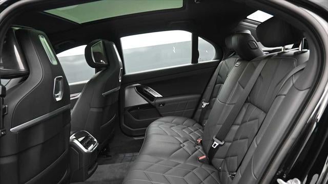2026 BMW 7 Series 740i