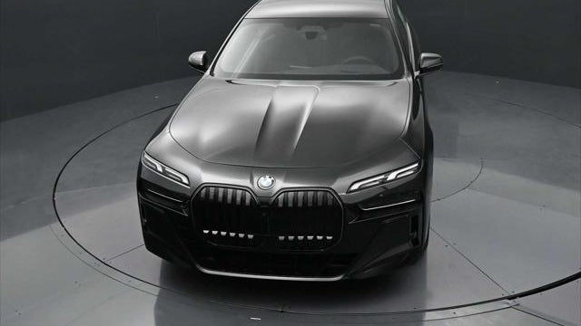 2026 BMW 7 Series 740i