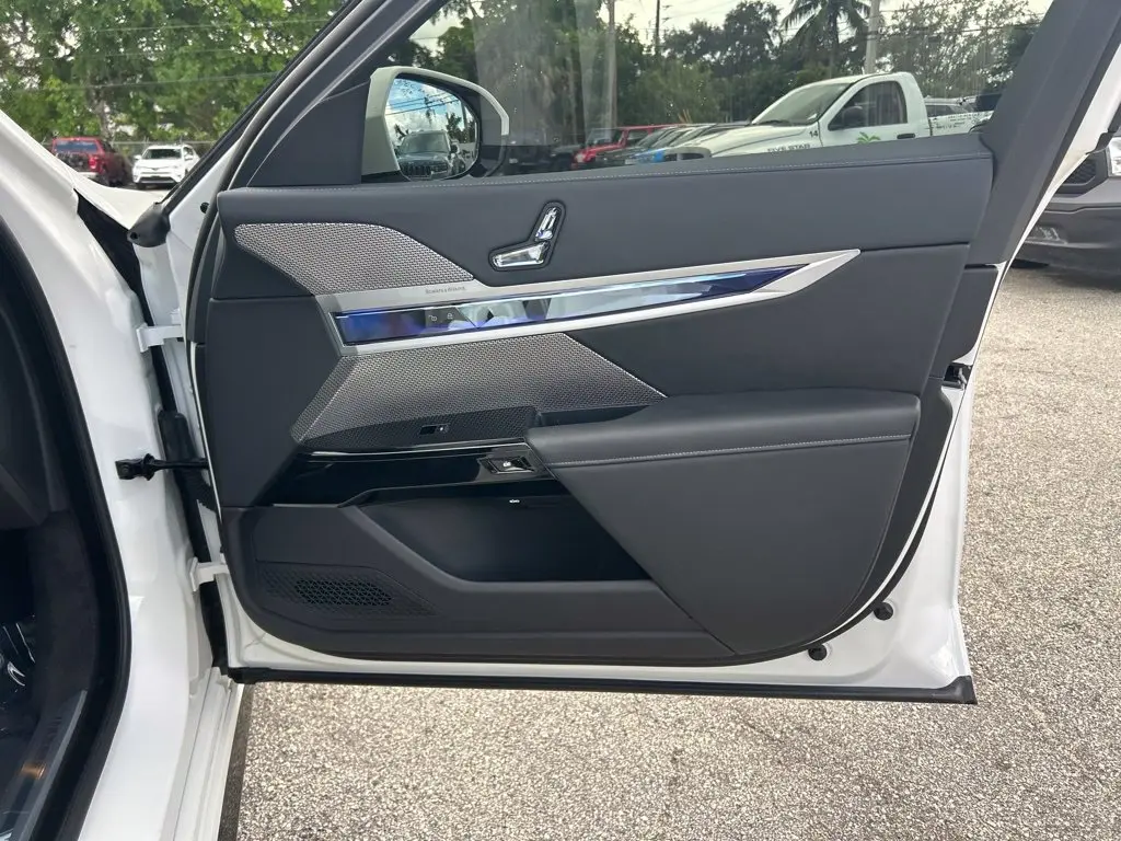 2026 BMW 740i - $75,032