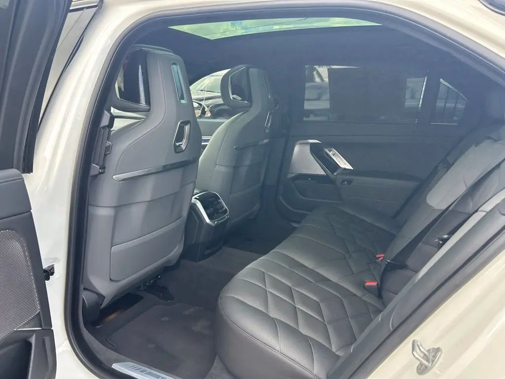 2026 BMW 740i - $75,032