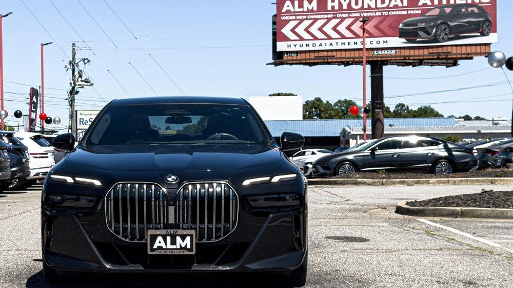 2023 BMW 7 Series 740i
