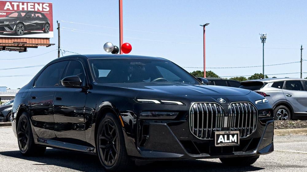 2023 BMW 7 Series 740i