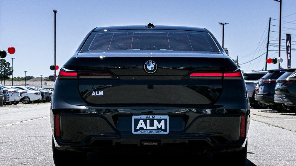 2023 BMW 7 Series 740i