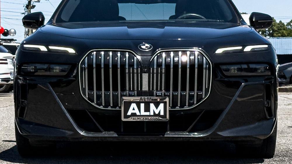 2023 BMW 7 Series 740i