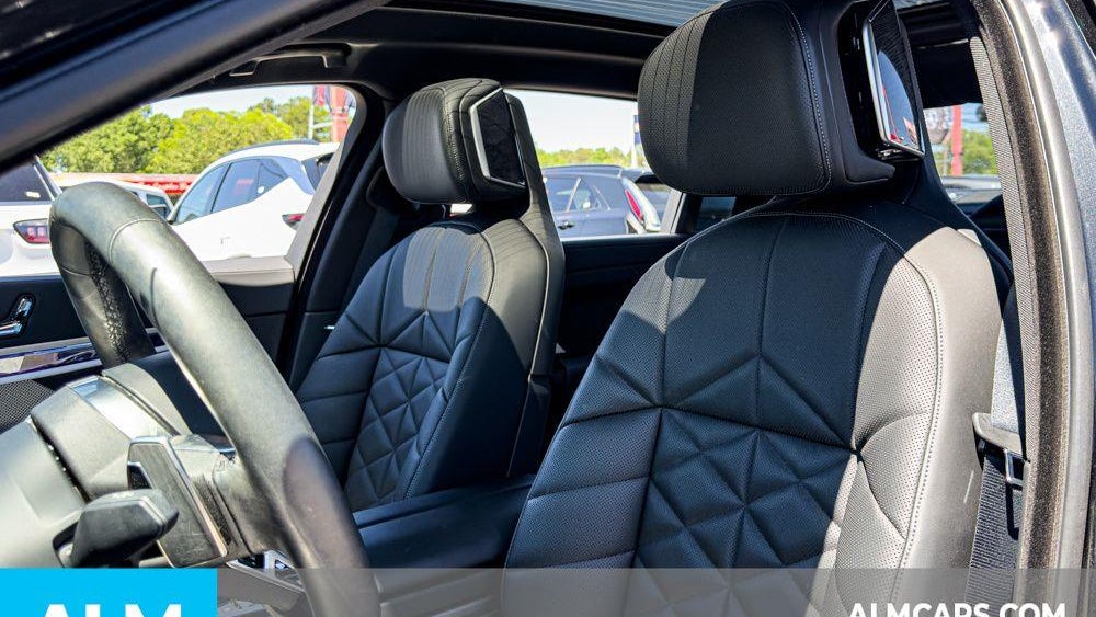 2023 BMW 7 Series 740i