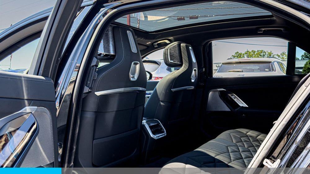 2023 BMW 7 Series 740i