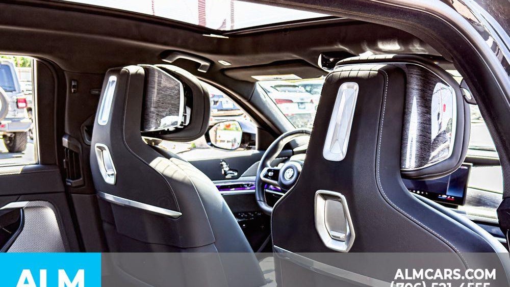 2023 BMW 7 Series 740i