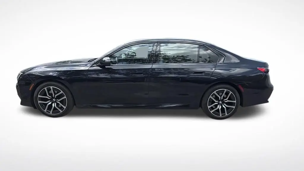 2025 BMW 7 Series 740i