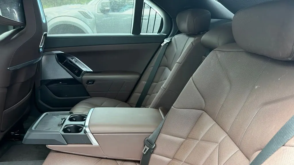 2025 BMW 7 Series 740i