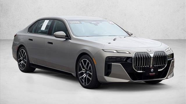 2023 BMW 7 Series 740i