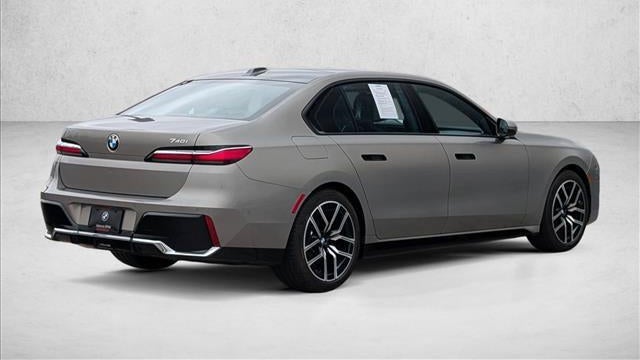2023 BMW 7 Series 740i