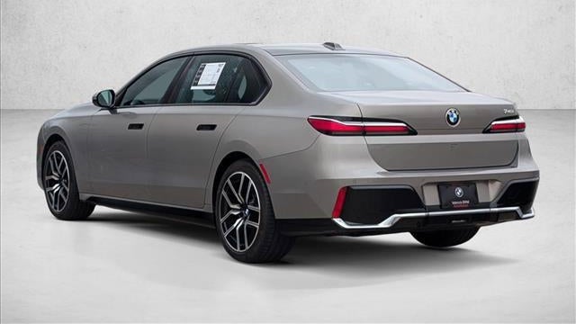2023 BMW 7 Series 740i