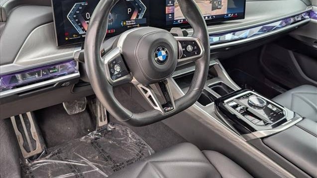 2023 BMW 7 Series 740i