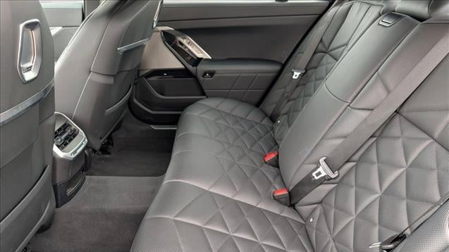 2023 BMW 7 Series 740i