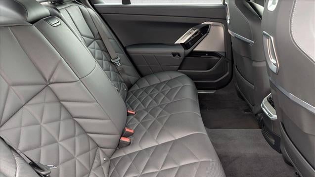 2023 BMW 7 Series 740i