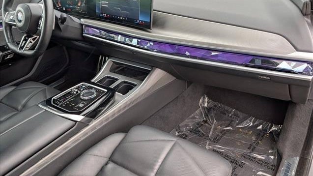 2023 BMW 7 Series 740i
