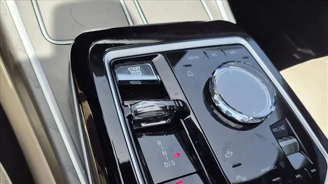 2023 BMW 7 Series 740i
