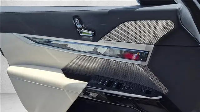2023 BMW 7 Series 740i