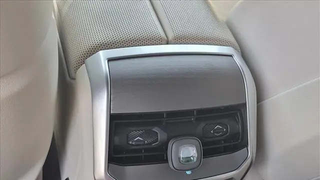 2023 BMW 7 Series 740i