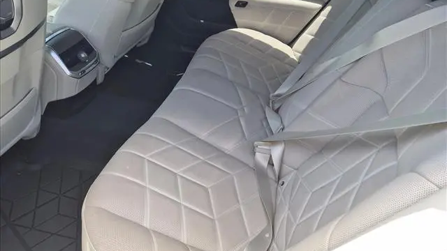 2023 BMW 7 Series 740i