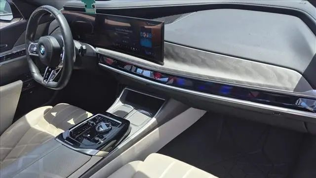 2023 BMW 7 Series 740i