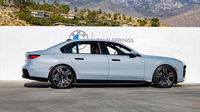 2023 BMW 7 Series 740i
