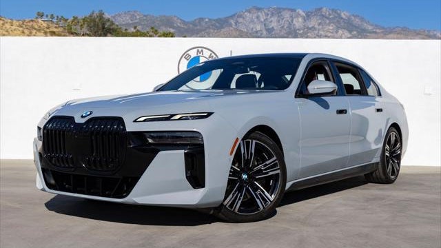 2023 BMW 7 Series 740i