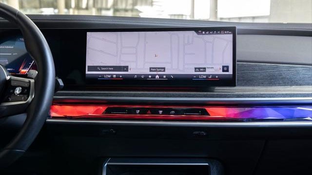 2023 BMW 7 Series 740i