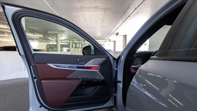 2023 BMW 7 Series 740i