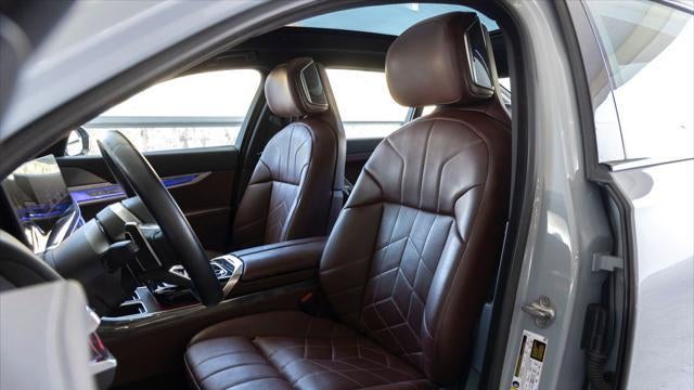 2023 BMW 7 Series 740i