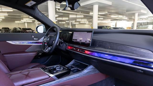 2023 BMW 7 Series 740i