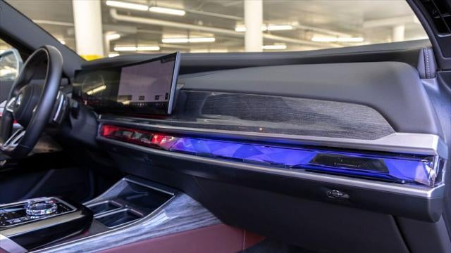 2023 BMW 7 Series 740i