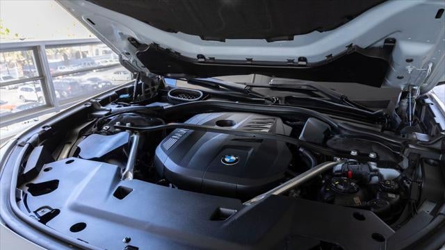 2023 BMW 7 Series 740i