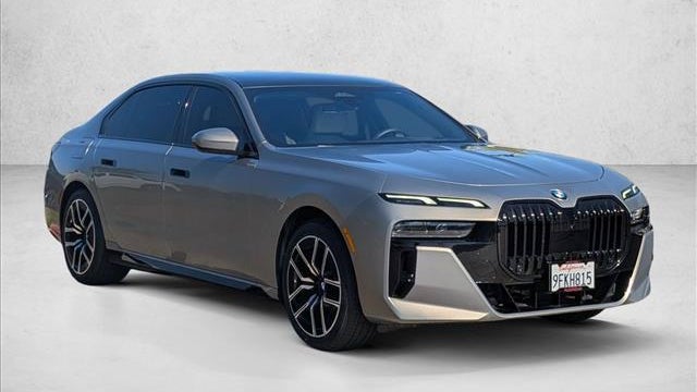 2023 BMW 7 Series 740i
