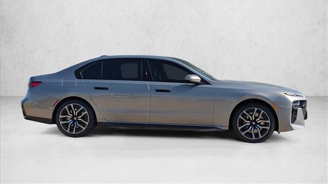 2023 BMW 7 Series 740i