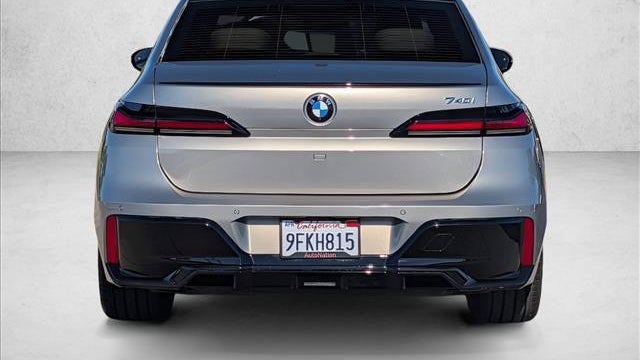 2023 BMW 7 Series 740i