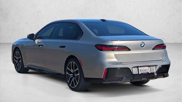 2023 BMW 7 Series 740i