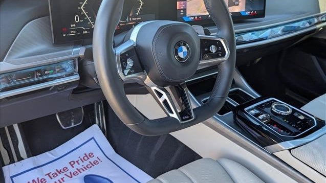 2023 BMW 7 Series 740i
